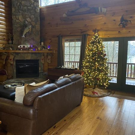 Tree Top Lodge - Gorgeous Lake Cabin With Hot Tub & Magnificent Views Of Forests And Mountains! Cabin Butler المظهر الخارجي الصورة