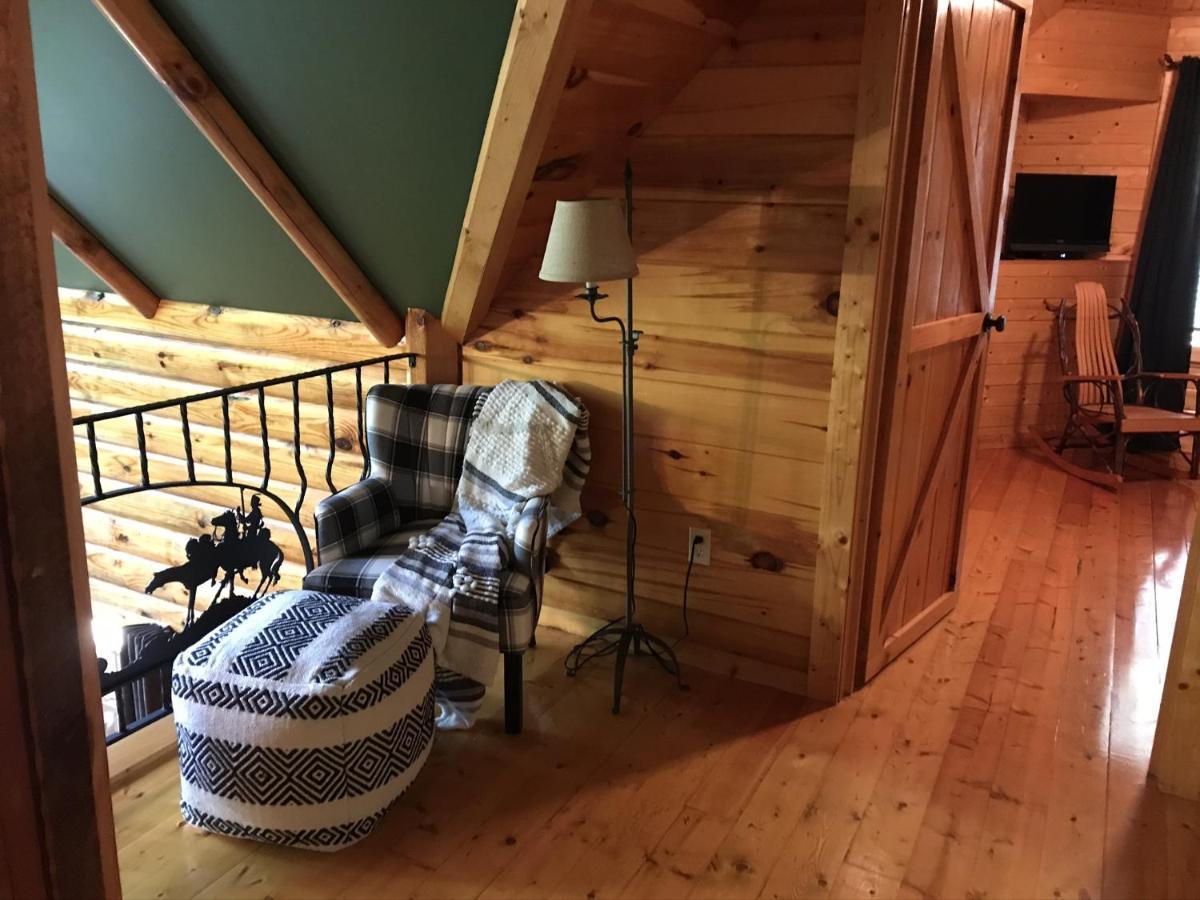 Tree Top Lodge - Gorgeous Lake Cabin With Hot Tub & Magnificent Views Of Forests And Mountains! Cabin Butler المظهر الخارجي الصورة