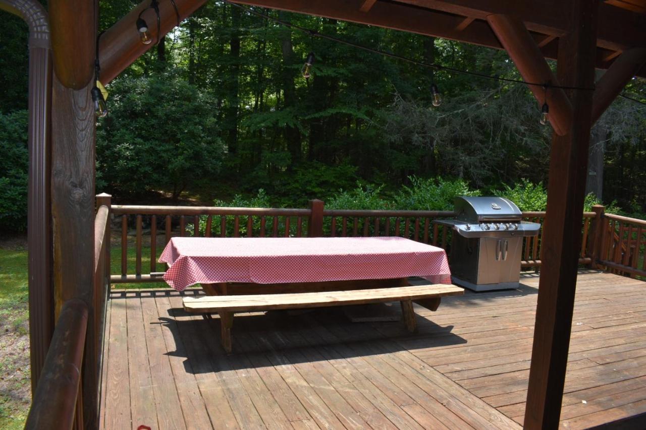 Tree Top Lodge - Gorgeous Lake Cabin With Hot Tub & Magnificent Views Of Forests And Mountains! Cabin Butler المظهر الخارجي الصورة