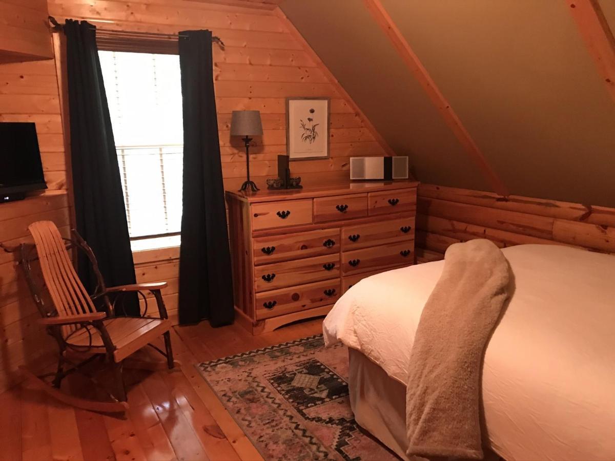 Tree Top Lodge - Gorgeous Lake Cabin With Hot Tub & Magnificent Views Of Forests And Mountains! Cabin Butler المظهر الخارجي الصورة