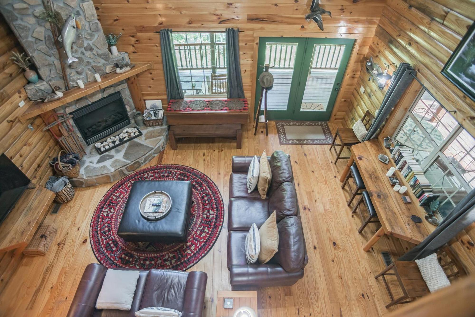 Tree Top Lodge - Gorgeous Lake Cabin With Hot Tub & Magnificent Views Of Forests And Mountains! Cabin Butler المظهر الخارجي الصورة