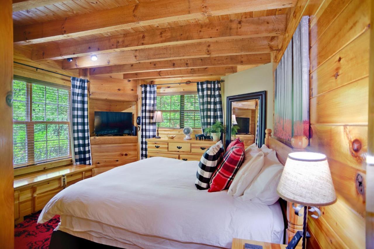 Tree Top Lodge - Gorgeous Lake Cabin With Hot Tub & Magnificent Views Of Forests And Mountains! Cabin Butler المظهر الخارجي الصورة