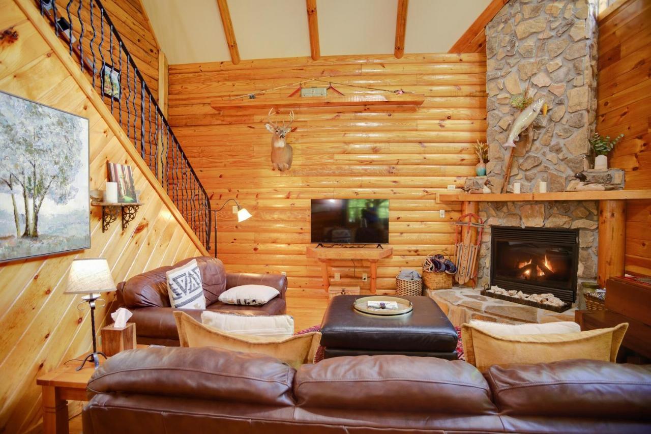 Tree Top Lodge - Gorgeous Lake Cabin With Hot Tub & Magnificent Views Of Forests And Mountains! Cabin Butler المظهر الخارجي الصورة