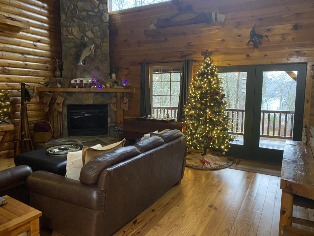 Tree Top Lodge - Gorgeous Lake Cabin With Hot Tub & Magnificent Views Of Forests And Mountains! Cabin Butler المظهر الخارجي الصورة